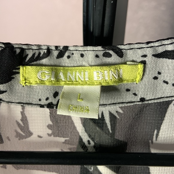 Top - Picture 3 of 3